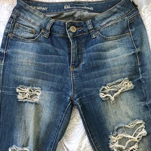 🦋SUPER SKINNY RIPPED JEANS🦋